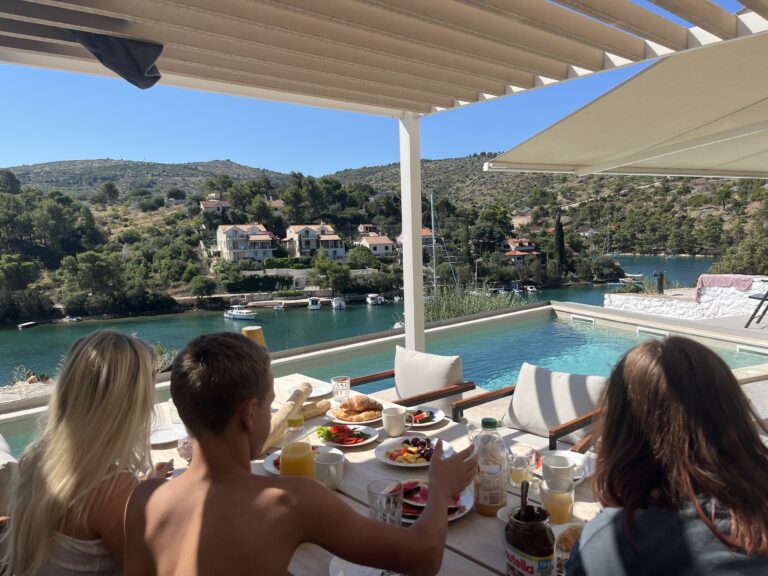 Hur vi hittade paradiset – berättelsen om Bobovišća – Brač